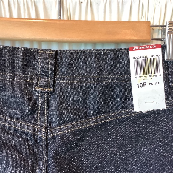 Levi's Womens Y2K VTG Denim Shorts Black Stonewash Button Fly Boho Size 10P - Picture 5 of 7